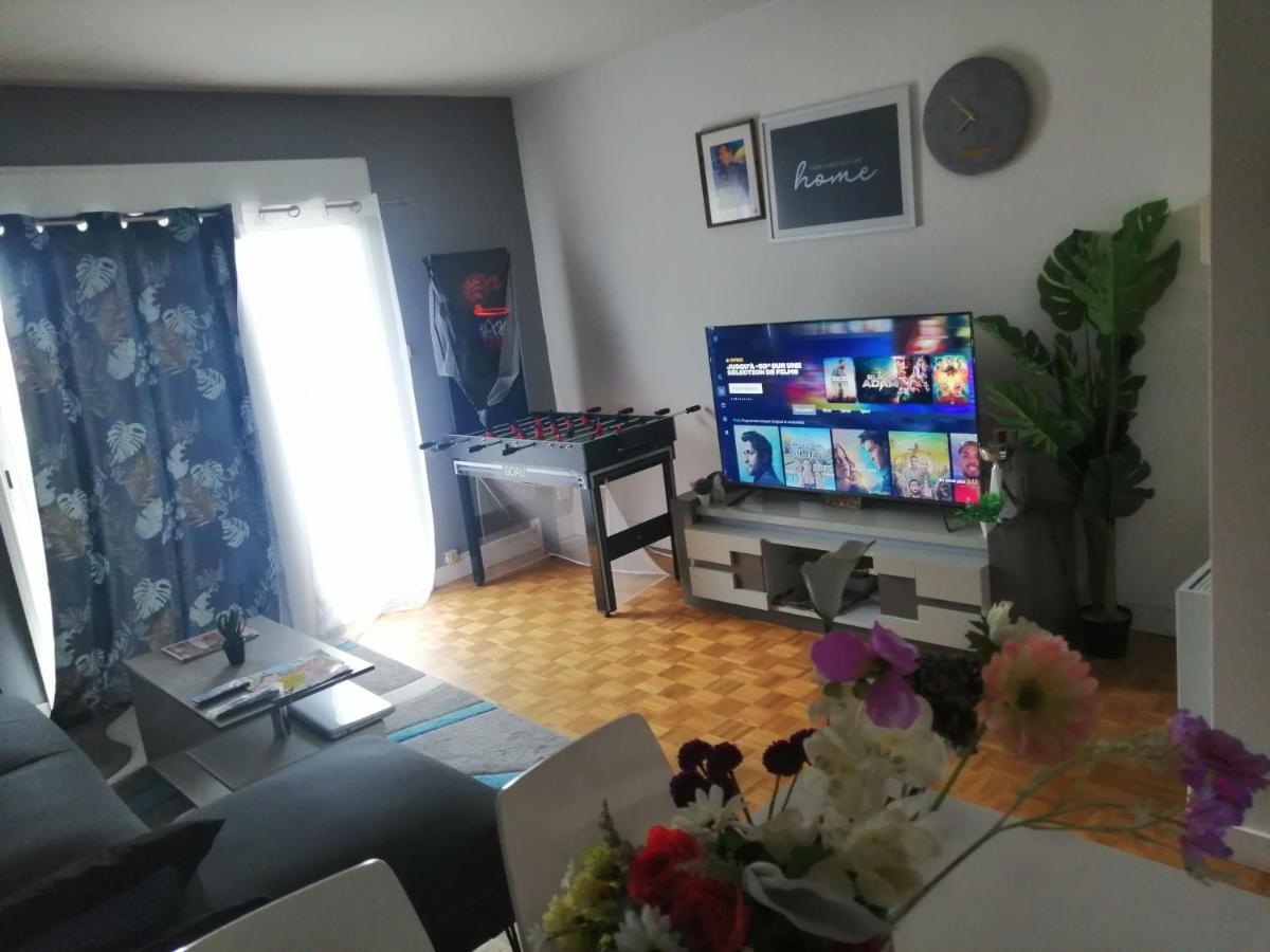 Chambre Dans Appartement A نيورْ المظهر الخارجي الصورة