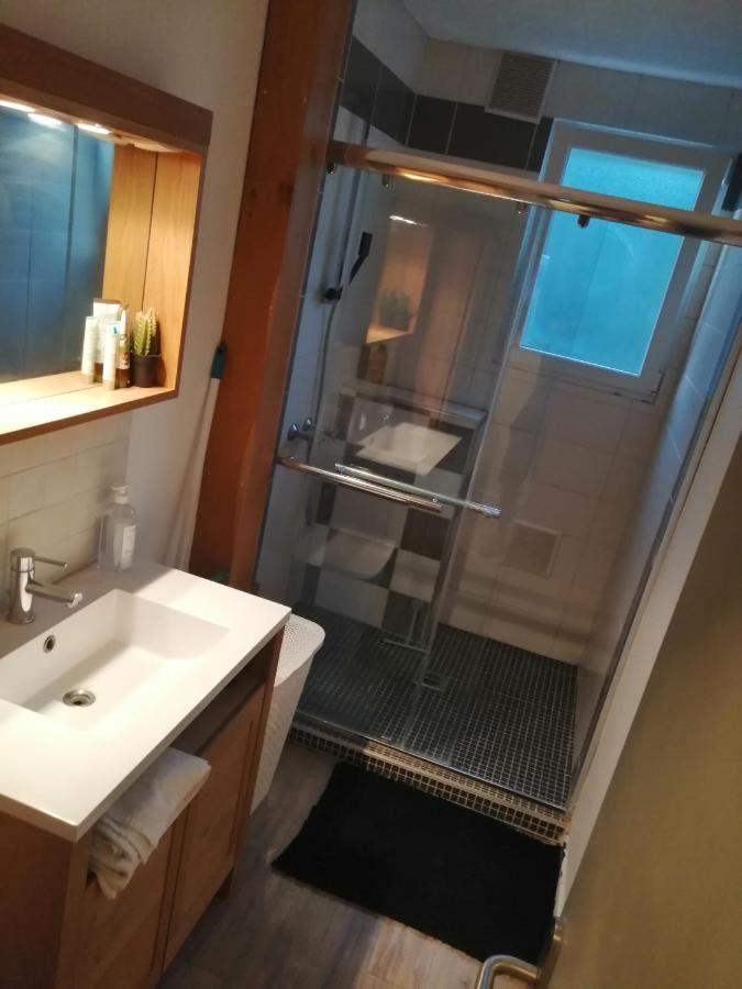 Chambre Dans Appartement A نيورْ المظهر الخارجي الصورة