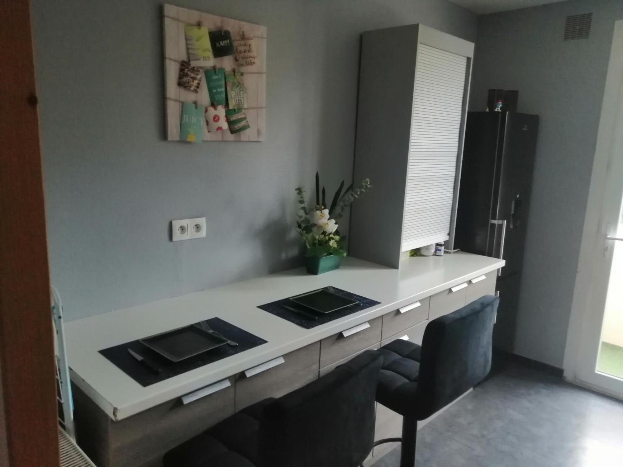 Chambre Dans Appartement A نيورْ المظهر الخارجي الصورة